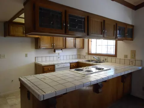 438 Rosewood Dr, Redding, CA 96003 photo 8
