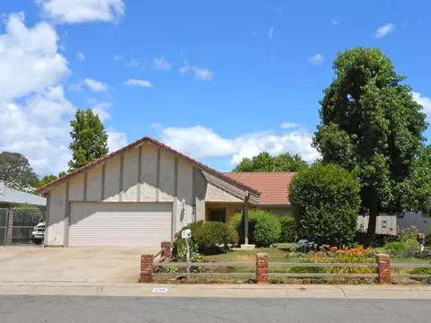 438 Rosewood Dr, Redding, CA 96003 photo 1