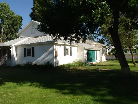 44240 Walnut St, Mcarthur, CA 96056 photo 5