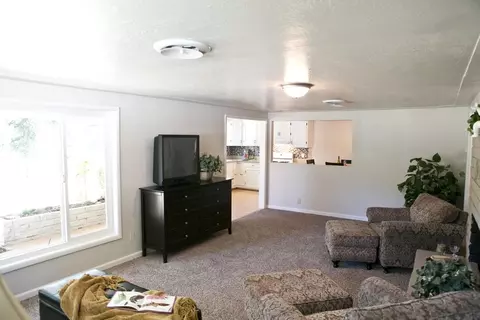 3113 Quartz Hill Rd, Redding, CA 96003 photo 2