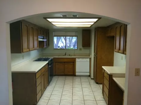1977 Wheeler St, Redding, CA 96002 photo 6