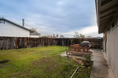 1380 Bobwhite Way, Redding, CA 96003 photo 18