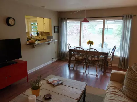 1055 Hawthorne, Redding, CA 96002 photo 4