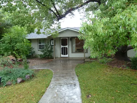 1055 Hawthorne, Redding, CA 96002 photo 1