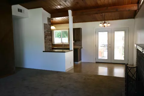 2233 London Ave, Redding, CA 96001 photo 3