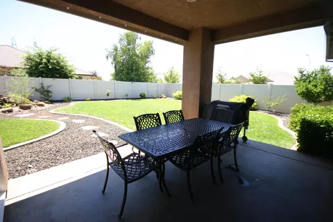 911 Coggins St, Redding, CA 96003 photo 20