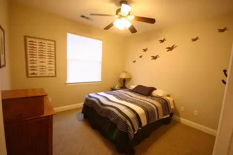 911 Coggins St, Redding, CA 96003 photo 16