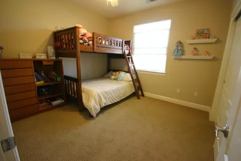 911 Coggins St, Redding, CA 96003 photo 15