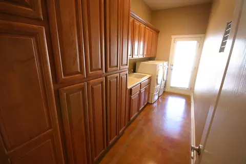 911 Coggins St, Redding, CA 96003 photo 17