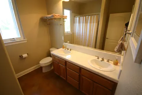 911 Coggins St, Redding, CA 96003 photo 14