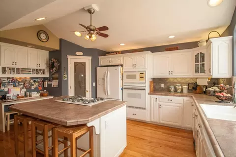 9595 Winegar Rd, Redding, CA 96003 photo 12