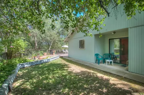 1129 Guinevere Ct, Redding, CA 96003 photo 27