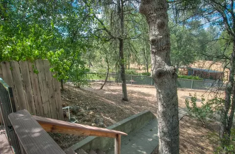 1129 Guinevere Ct, Redding, CA 96003 photo 29