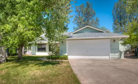 1129 Guinevere Ct, Redding, CA 96003 photo 1