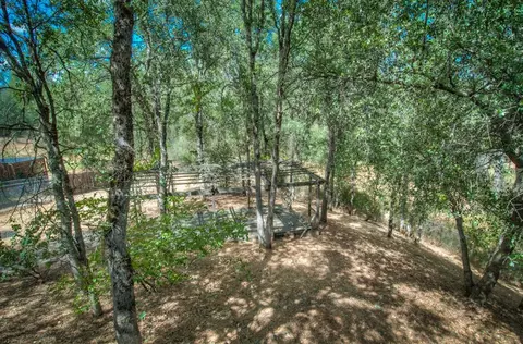 1129 Guinevere Ct, Redding, CA 96003 photo 28
