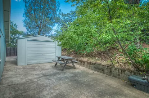 1129 Guinevere Ct, Redding, CA 96003 photo 30