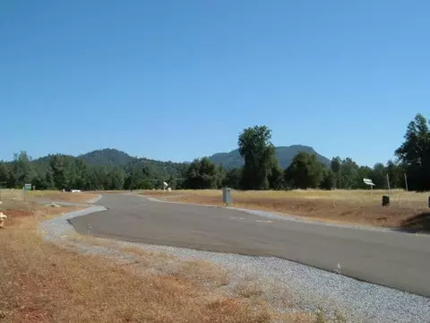 13530 Manzanillo Way, Redding, CA 96003 photo 3