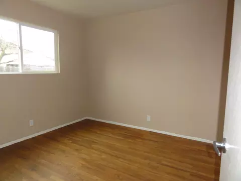 3801 Meteor St, Redding, CA 96002 photo 9