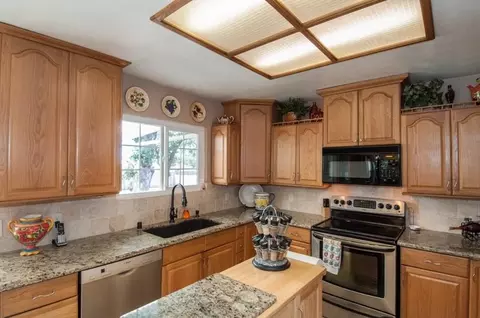 20347 Pickford, Redding, CA 96002 photo 6