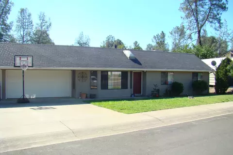 439 Springer Dr, Redding, CA 96003 photo 1
