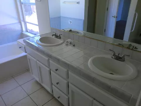 522 Martinique Cir, Redding, CA 96003 photo 5
