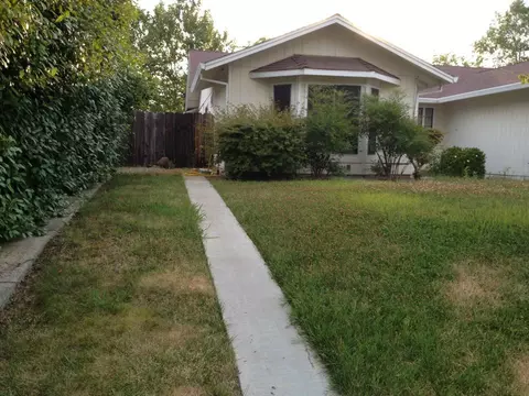 1556 Lacey Ln, Redding, CA 96003 photo 3