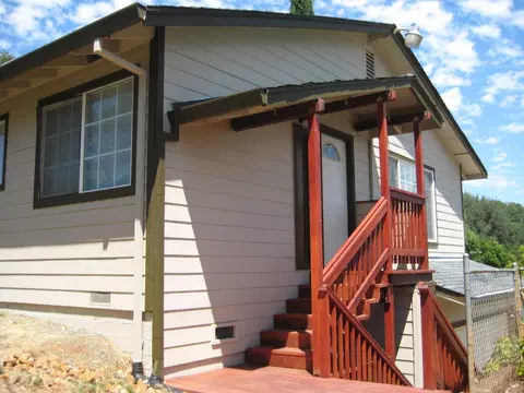 1934 Vale Dr, Redding, CA 96002 photo 2
