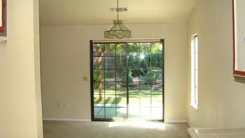 3611 Canterbury Dr, Redding, CA 96002 photo 5