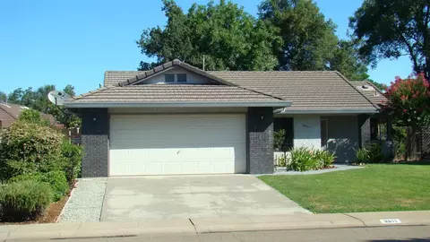 3611 Canterbury Dr, Redding, CA 96002 photo 2