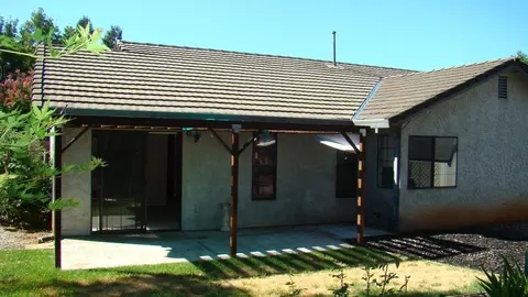 3611 Canterbury Dr, Redding, CA 96002 photo 14