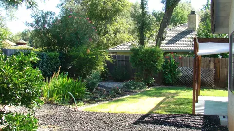3611 Canterbury Dr, Redding, CA 96002 photo 11