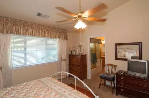 594 Martinique, Redding, CA 96003 photo 16