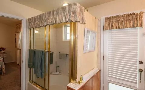 594 Martinique, Redding, CA 96003 photo 18