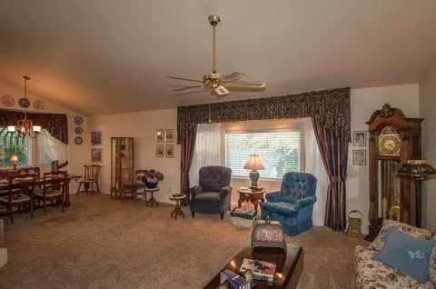 594 Martinique, Redding, CA 96003 photo 7