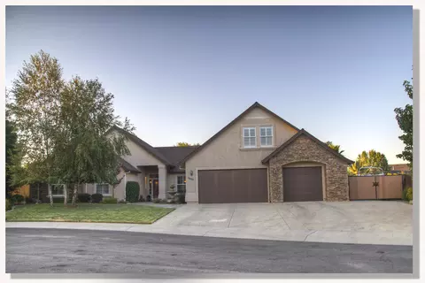 2652 Eel Dr, Redding, CA 96002 photo 1