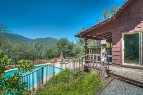 8674 Muletown Rd, Redding, CA 96001 photo 5