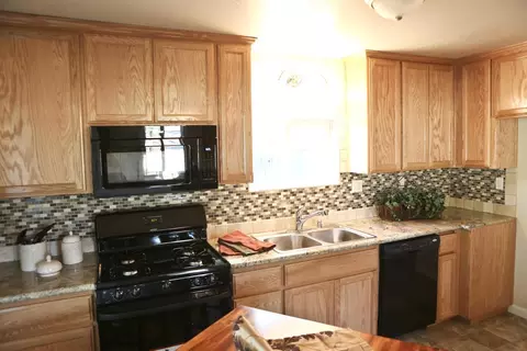 2653 Albert Rd, Anderson, CA 96007 photo 12