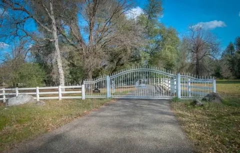 20816 Blackfoot Trl, Redding, CA 96003 photo 2
