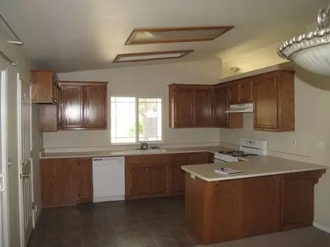 5571 Jan Ct, Redding, CA 96003 photo 2