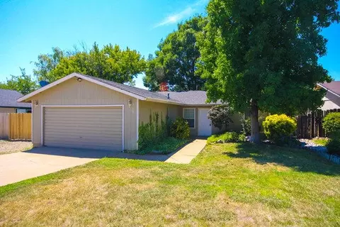 816 Springer Dr, Redding, CA 96003 photo 1