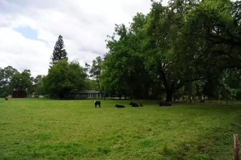 19033 W Niles Ln, Redding, CA 96002 photo 2