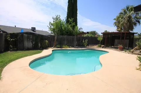 2613 Starlight Blvd, Redding, CA 96001 photo 4