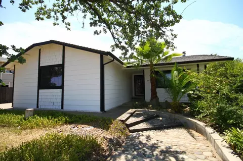 2613 Starlight Blvd, Redding, CA 96001 photo 1