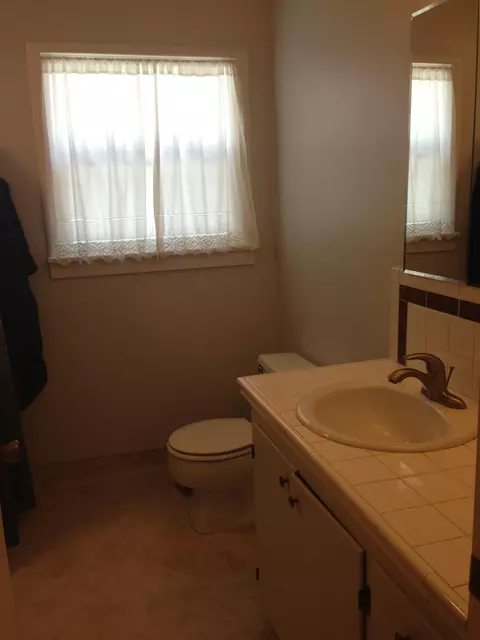1615 Verda, Redding, CA 96001 photo 5