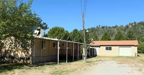 13866 Sandisle Dr, Redding, CA 96003 photo 1