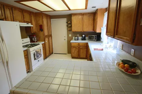 546 Armando, Redding, CA 96003 photo 17