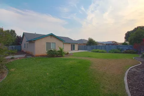 1084 Monterra Ln, Redding, CA 96002 photo 5