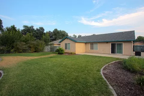 1084 Monterra Ln, Redding, CA 96002 photo 4