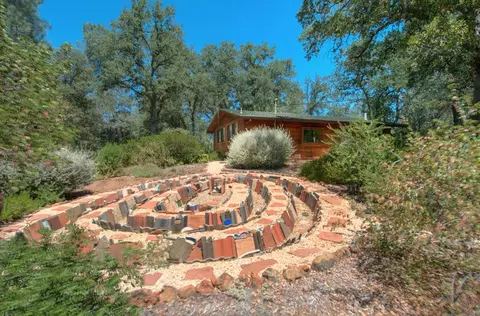 16388 Trail Dr, Redding, CA 96001 photo 3