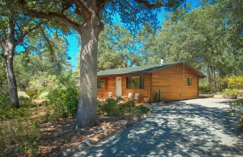 16388 Trail Dr, Redding, CA 96001 photo 2